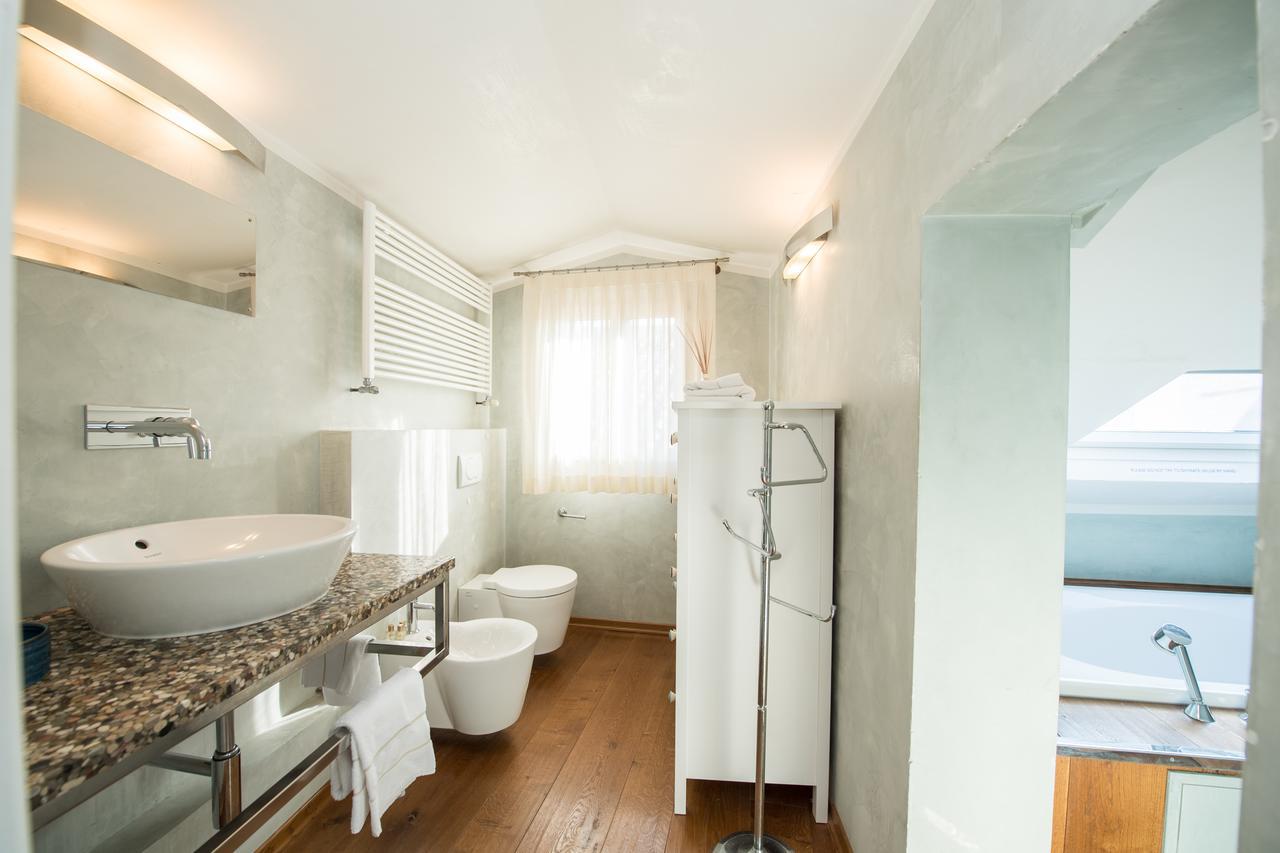 Savoia & Jolanda Apartments 2 เวนิส ภายนอก รูปภาพ